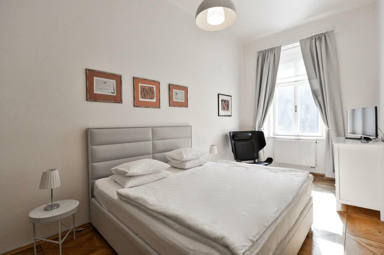 Kafka'S Head Apartment Πράγα Εξωτερικό φωτογραφία