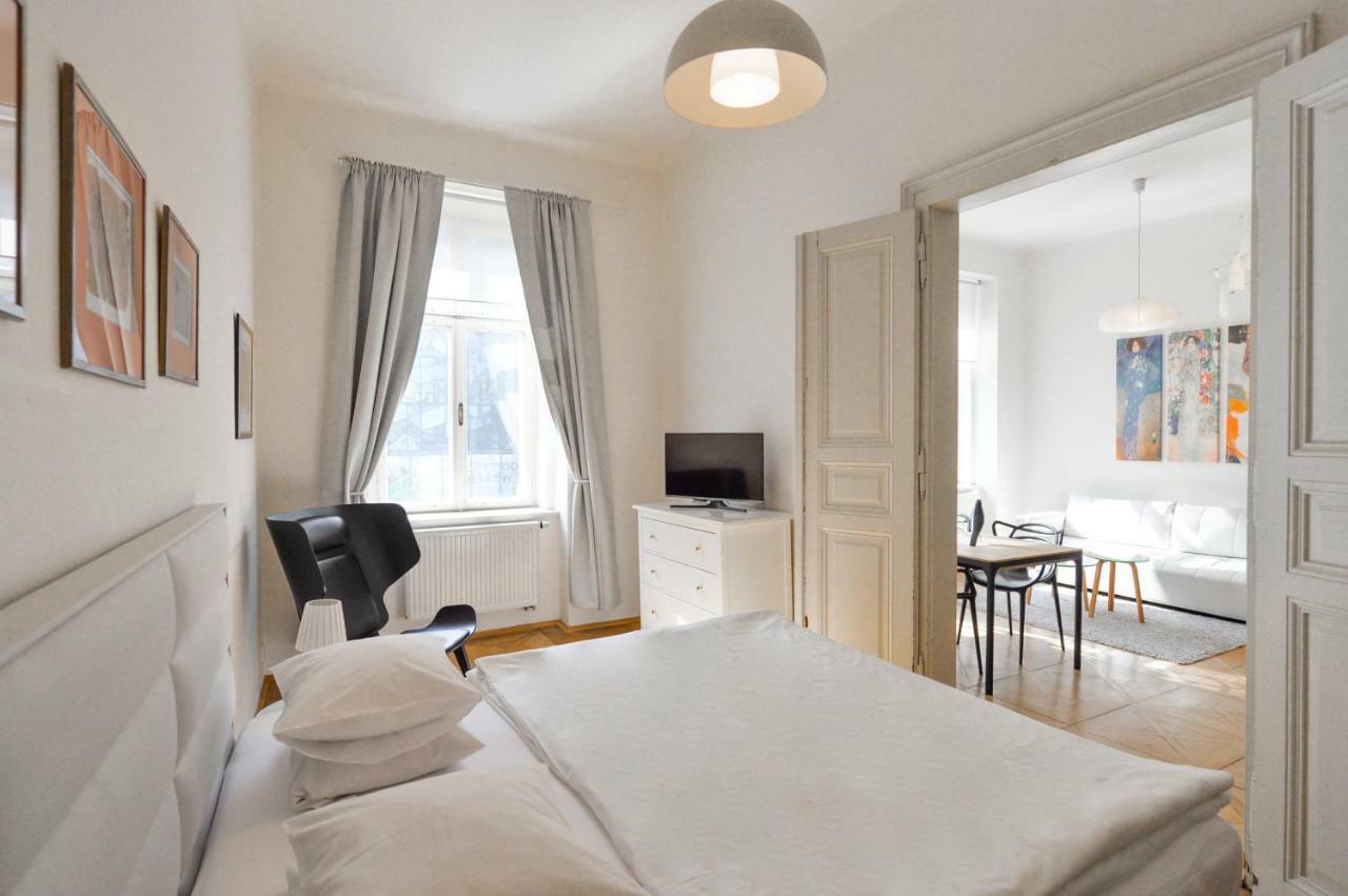 Kafka'S Head Apartment Πράγα Εξωτερικό φωτογραφία